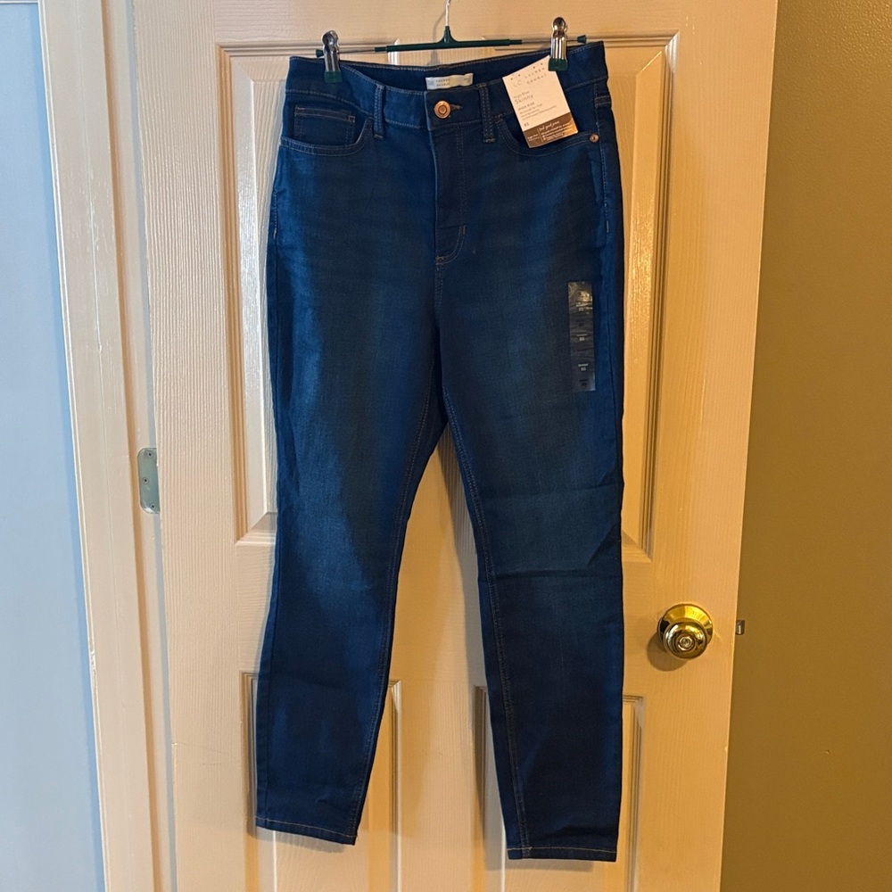 NWT Lauren Conrad skinny jeans size 8 short.